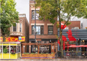 The Roscoe Village Guesthouse